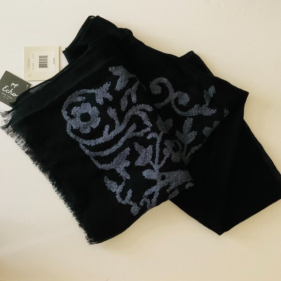 ECHO NEW YORK  Women's Elegant Scarf/Wrap NWT - Picture 1 of 6